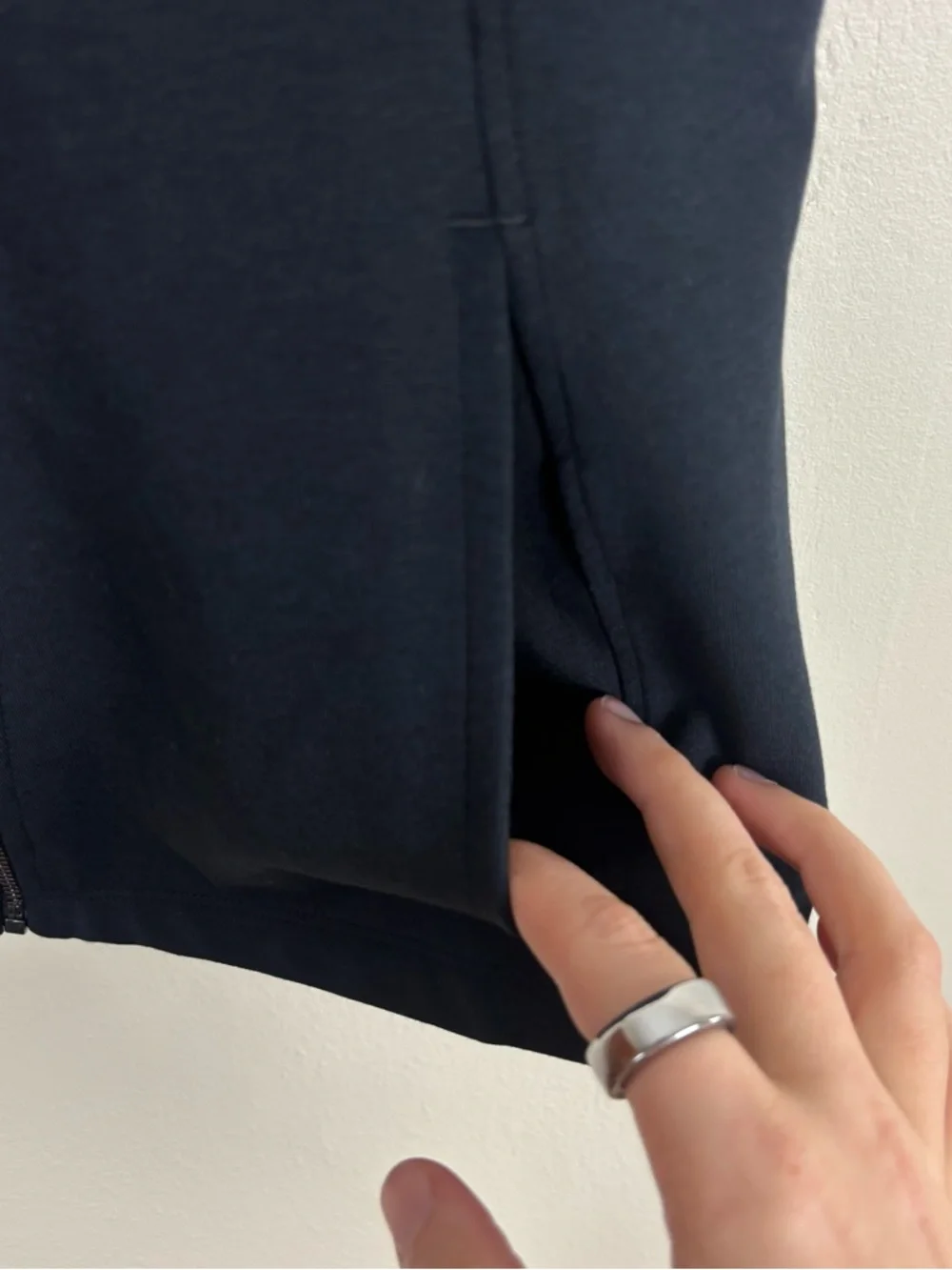 Tasc Performance Vest Women’s Sz XL Black Asymmetrical Zip Organic Cotton Bamboo - Picture 3 of 6